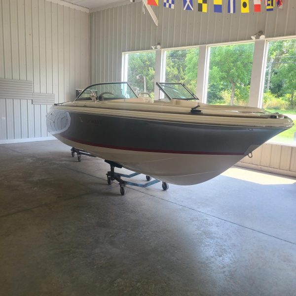 2018 - Chris-Craft Launch 23 - Image 2