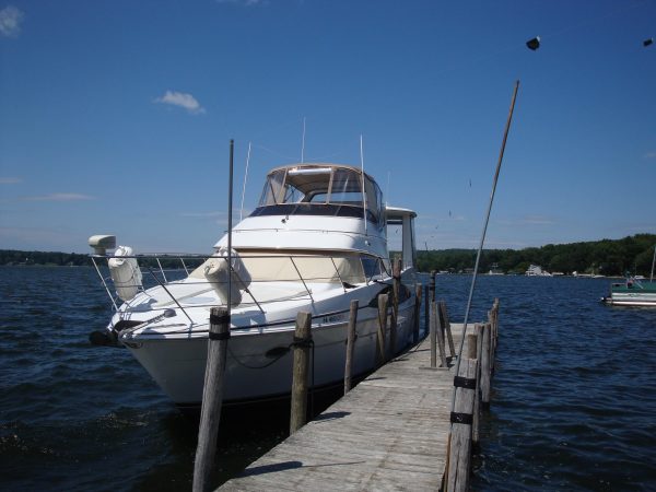 2001 - Carver 396 Motor Yacht - Image 11