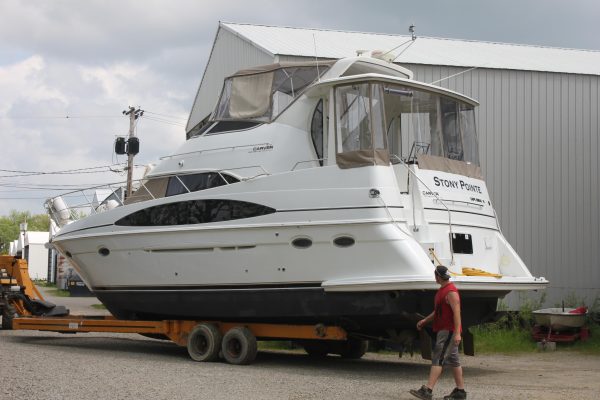 2001 - Carver 396 Motor Yacht - Image 8