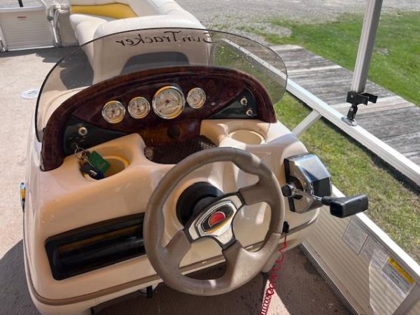 2010 - Sun Tracker PARTY BARGE 21 Signature Series - Image 6