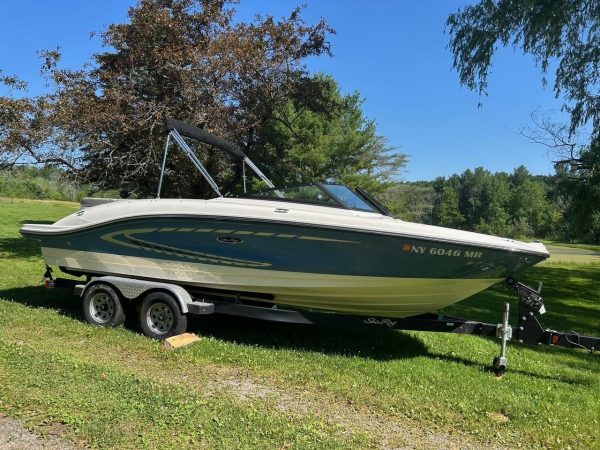 2020 - Sea Ray SPX 210