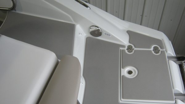 2015 - Crownline 285 SS - Image 12