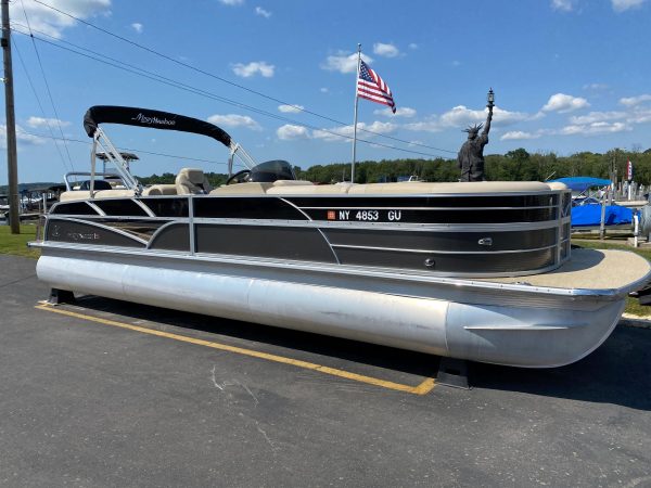 2015 - Misty Harbor 2685SU Tri Toon
